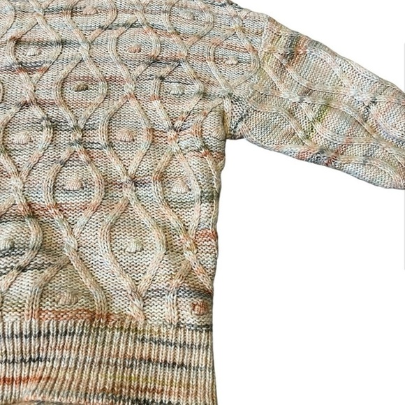 Universal Thread Women’s Sweater - Picture 3 of 6